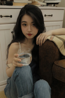 宝宝我们穿裙子做好不好